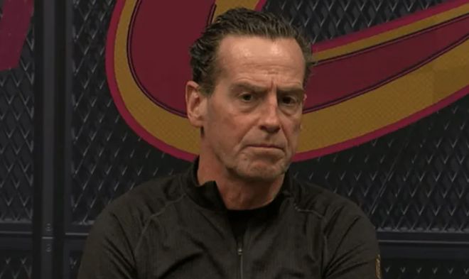 哈登带伤逆转雄鹿骑士险胜创历史纪录