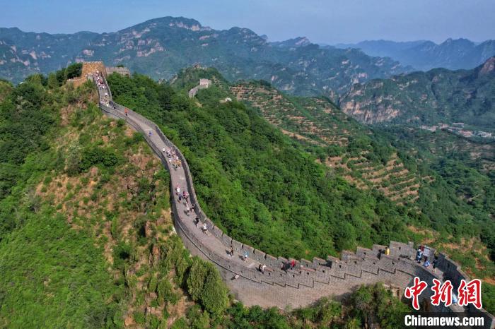 第21届黄崖关长城马拉松开跑 英国选手摘金 300