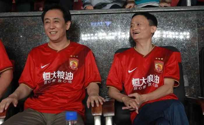 恒大足球奇迹背后的债务深渊：从亚冠冠军到负